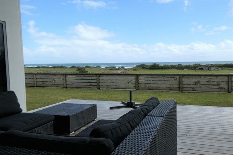 Photo of property in 14 Karoro Place, Karoro, Greymouth, 7805