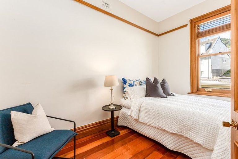 Photo of property in 46 Roxburgh Street, Mount Victoria, Wellington, 6011