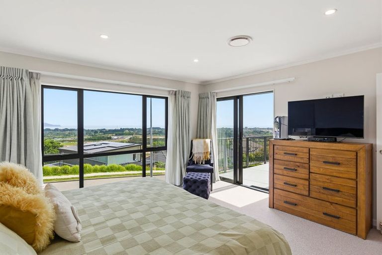 Photo of property in 11 Wilson Way, Waikanae, 5036