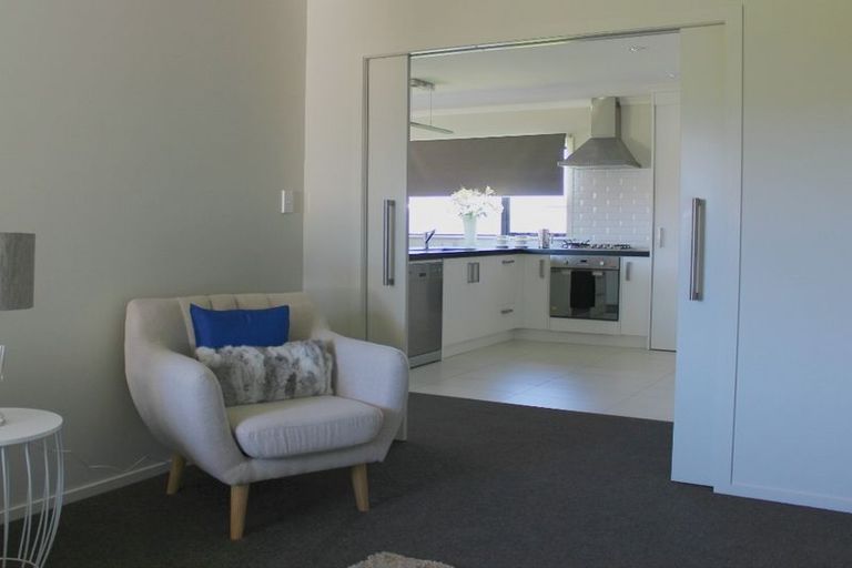 Photo of property in 14 Feist Street, Carterton, 5713