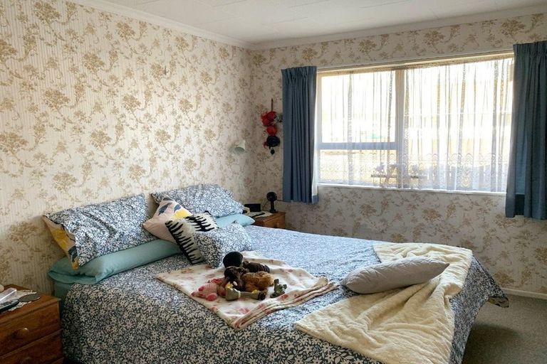 Photo of property in 1a Carlyle Street, Dannevirke, 4930