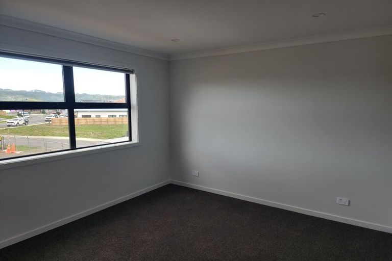 Photo of property in 4a Kaiaho Close, Aotea, Porirua, 5024