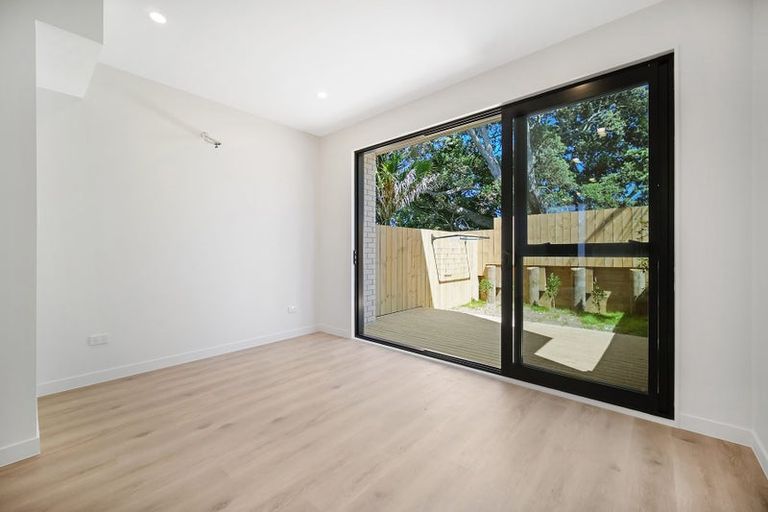 Photo of property in 1/44 Mcleod Road, Weymouth, Auckland, 2103