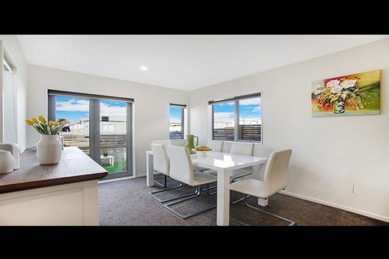 Photo of property in 15 Divide Loop, Takanini, 2112