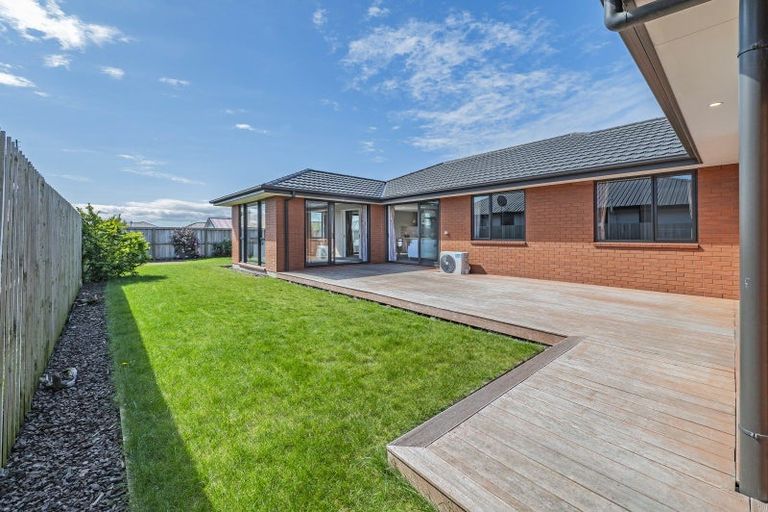 Photo of property in 17 Exeter Lane, Rolleston, 7614