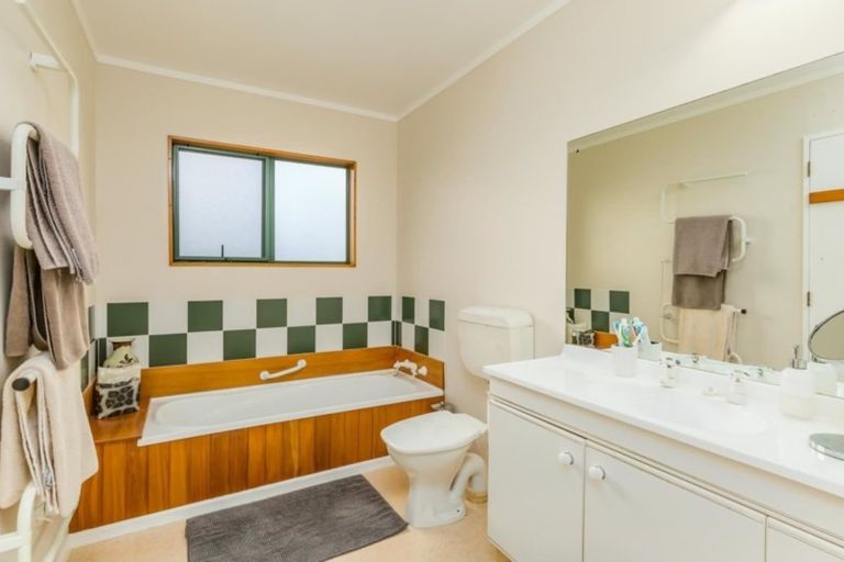Photo of property in 2 Gundry Street, Rawene, Kaikohe, 0473
