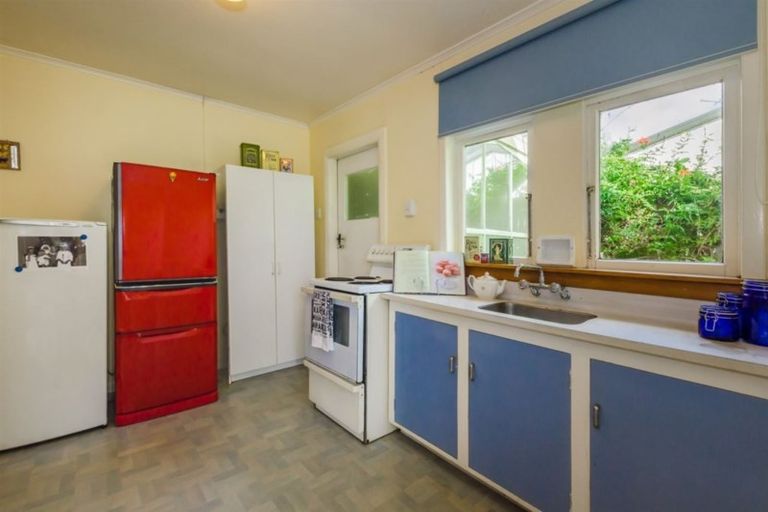 Photo of property in 49 Parata Street, Waikanae, 5036