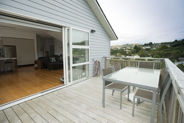 Photo of property in 38 Hawtrey Terrace, Churton Park, Wellington, 6037