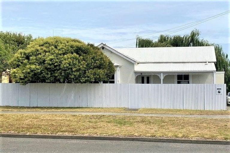 Photo of property in 86 Avenue Road, Foxton, 4814