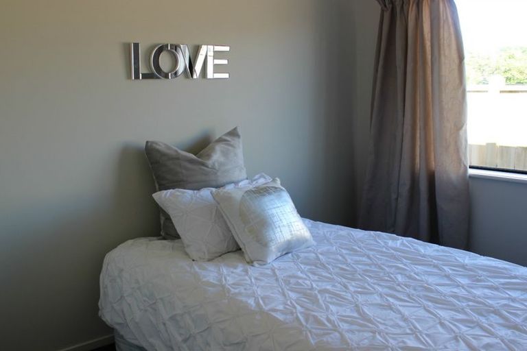 Photo of property in 14 Feist Street, Carterton, 5713