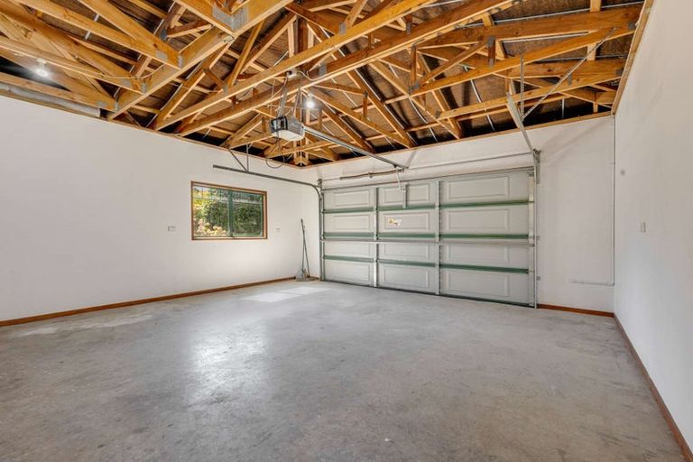 Photo of property in 6 Pararewa Drive, Whalers Gate, New Plymouth, 4310