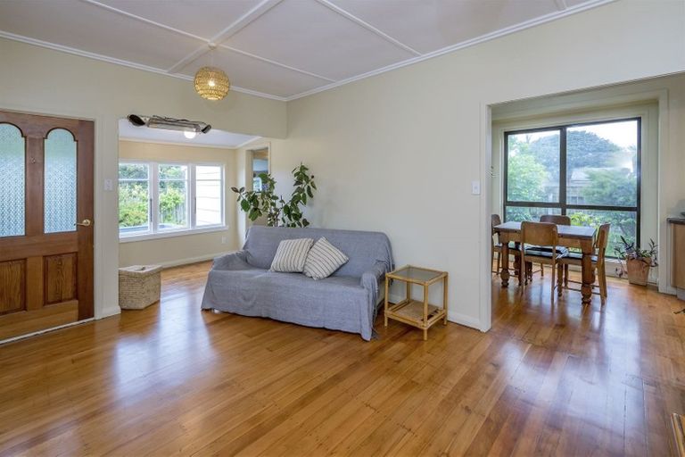 Photo of property in 9 Manuka Street, Otaki Beach, Otaki, 5512