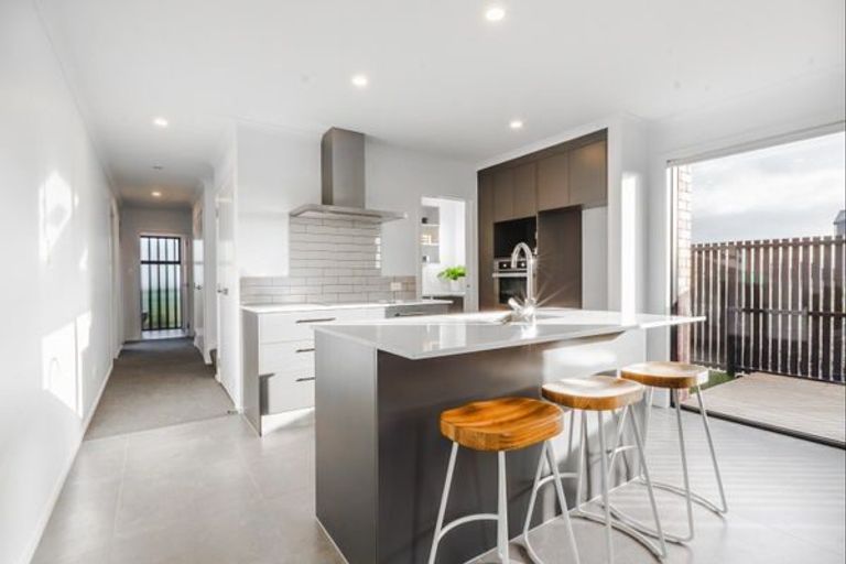 Photo of property in 20 Atutahi Lane, Papamoa, 3118