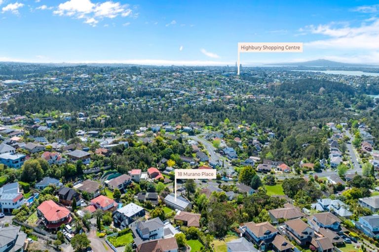 Photo of property in 18 Murano Place, Chatswood, Auckland, 0626
