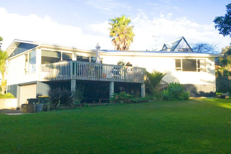 Photo of property in 10 Dobell Road, Stanmore Bay, Whangaparaoa, 0932