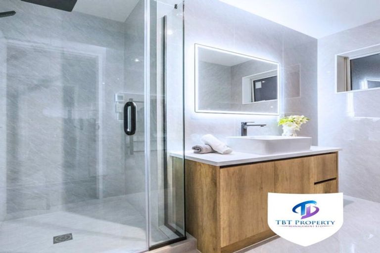 Photo of property in 17 Bushfield Drive, Flat Bush, Auckland, 2019