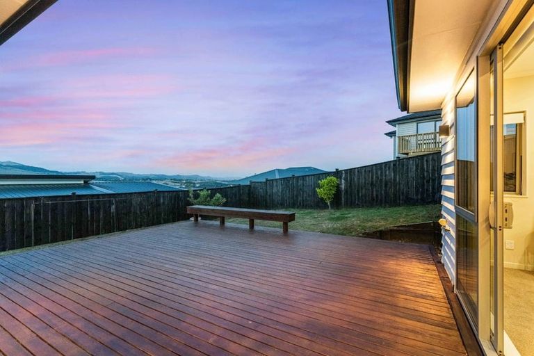 Photo of property in 9 James Elliot Way, Pokeno, 2402