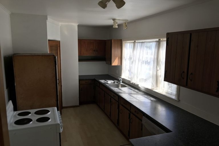 Photo of property in 21 Oteha Valley Road, Northcross, Auckland, 0632