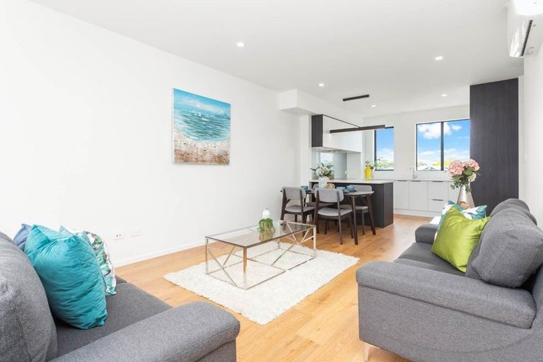 Photo of property in 3/2a Cambridge Road, Manurewa, Auckland, 2102