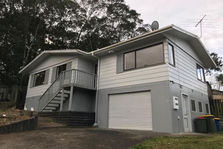 Photo of property in 24 Alidade Place, Massey, Auckland, 0614