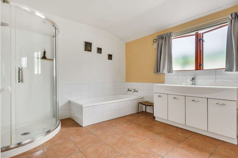 Photo of property in 425 Southland Place, Raureka, Hastings, 4120