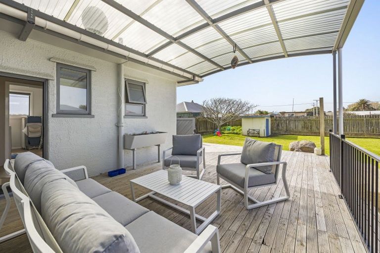 Photo of property in 15 Tasman Street, Opunake, 4616