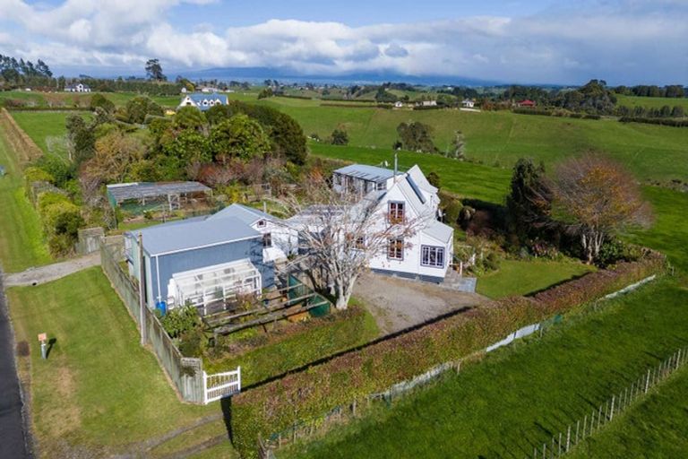 Photo of property in 198 Ackworth Road, Lepperton, New Plymouth, 4373