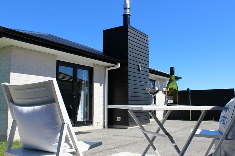 Photo of property in 14 Feist Street, Carterton, 5713