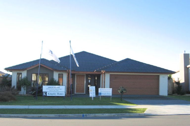 Photo of property in 25 Turnberry Drive, Wattle Downs, Auckland, 2103