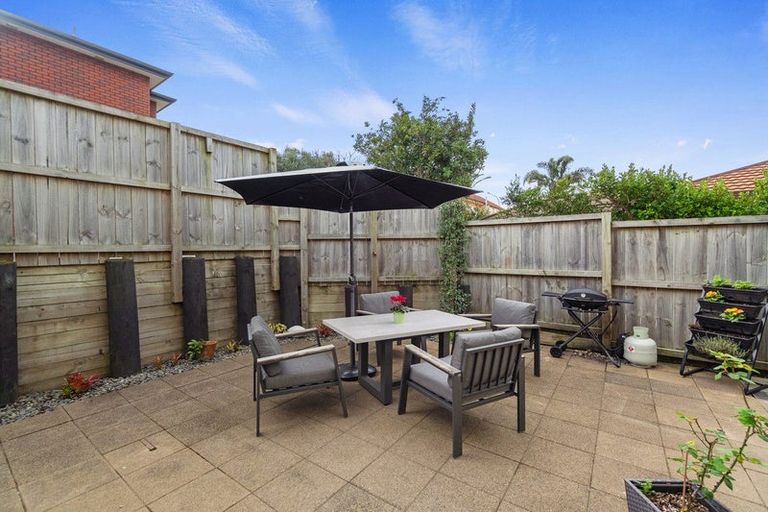 Photo of property in 3 Bluefin Way, West Harbour, Auckland, 0618