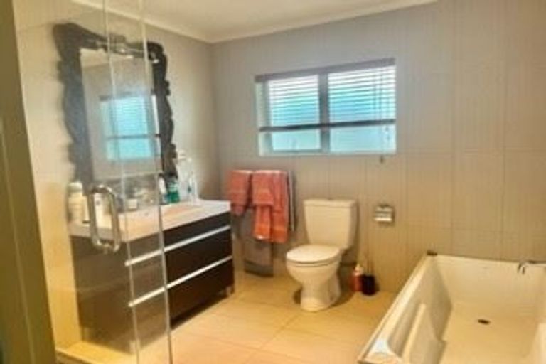 Photo of property in 36d Godley Road, Green Bay, Auckland, 0604