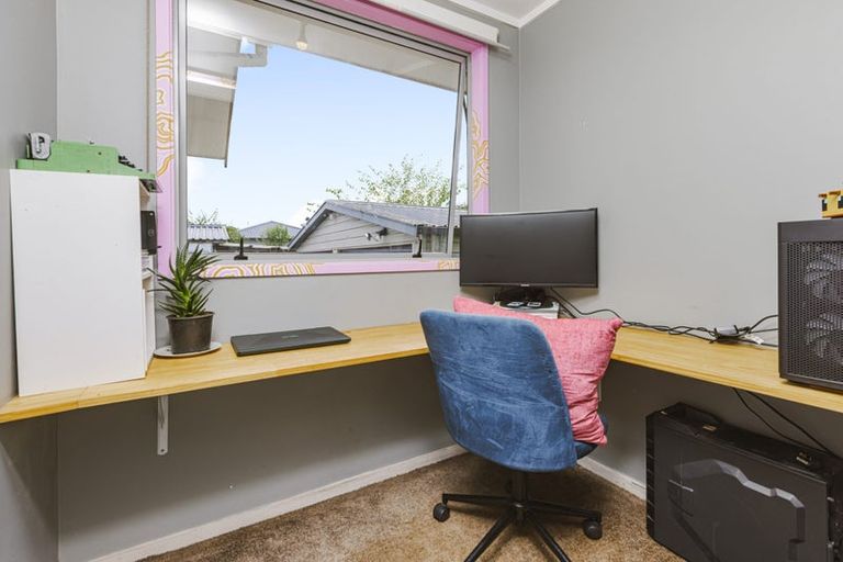 Photo of property in 2/56 Greenhaven Avenue, Opaheke, Papakura, 2113