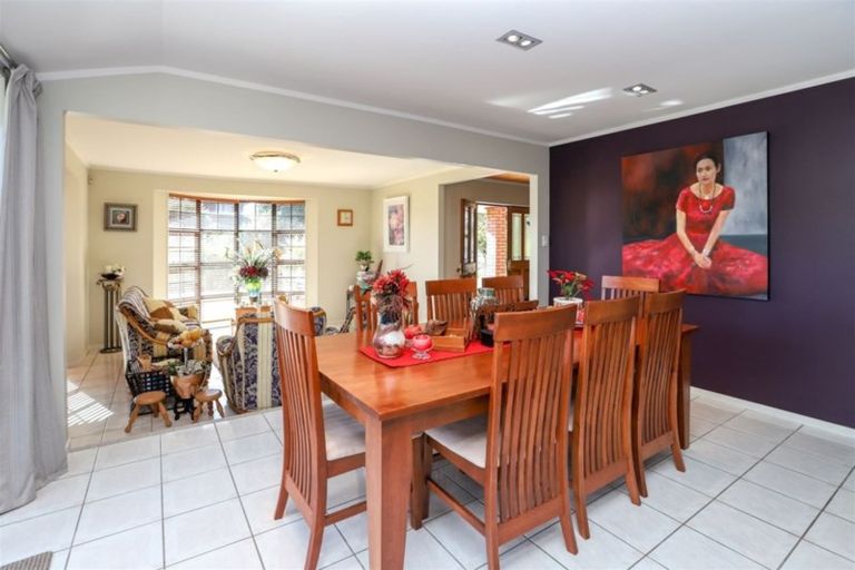 Photo of property in 2 Crowden Place, Harrowfield, Hamilton, 3210