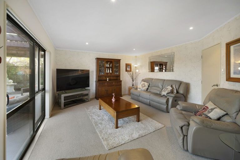 Photo of property in 98 Parnell Heights, Kelvin Grove, Palmerston North, 4414