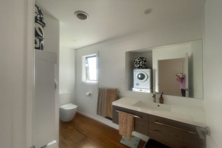 Photo of property in 17 Kelkirk Street, Kelston, Auckland, 0602