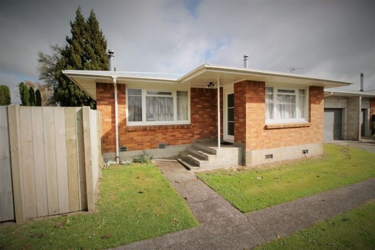 Photo of property in 12a Hinau Street, Maeroa, Hamilton, 3200