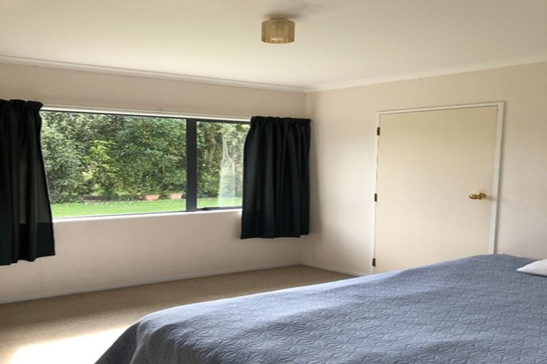 Photo of property in 64 Heatherlea Road West, Levin, 5575