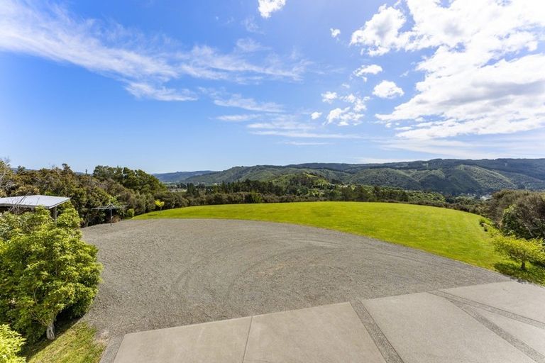 Photo of property in 11 Streets Way, Timberlea, Upper Hutt, 5018
