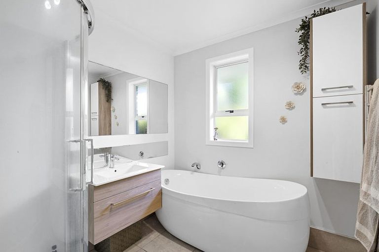 Photo of property in 54a Doralto Road, Frankleigh Park, New Plymouth, 4310