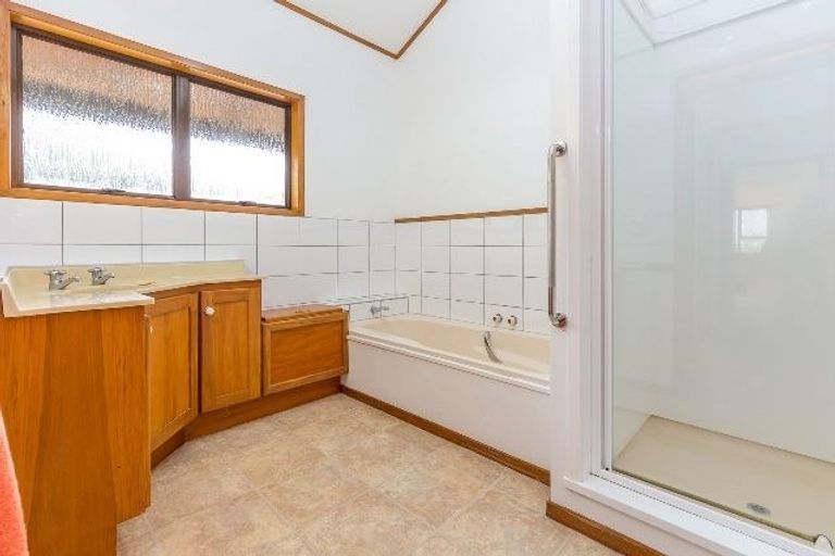 Photo of property in 5 Totara Road, Stanmore Bay, Whangaparaoa, 0932