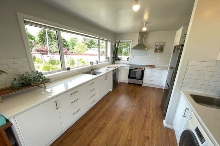 Photo of property in 6 Sevenoaks Drive, Bryndwr, Christchurch, 8053