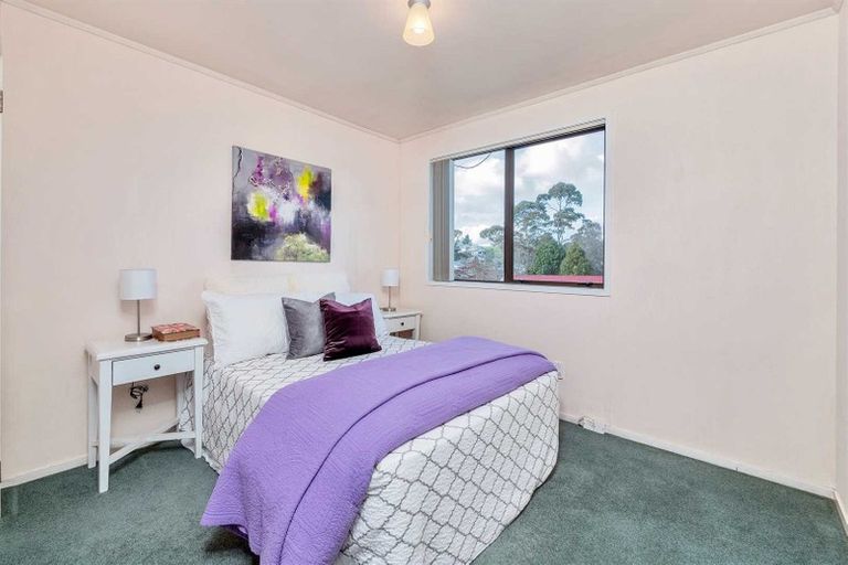 Photo of property in 15 Peterhouse Place, West Harbour, Auckland, 0618