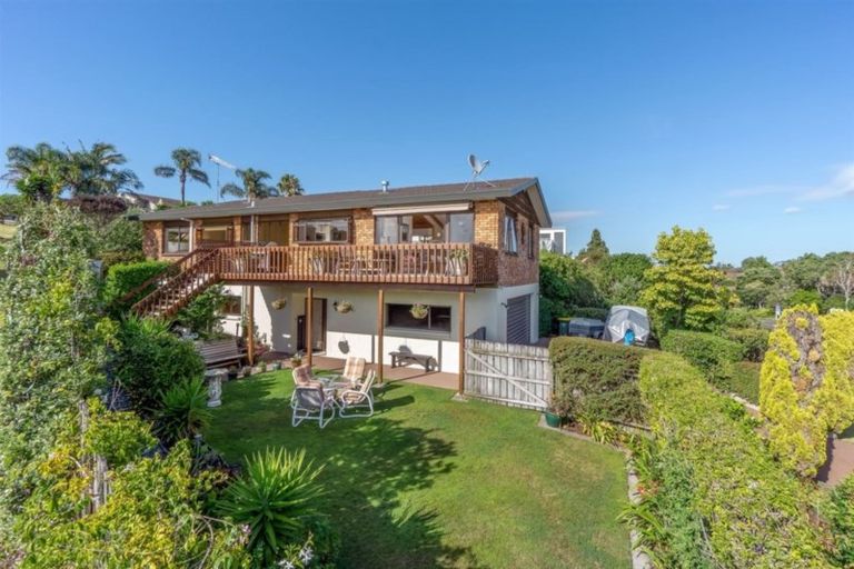 Photo of property in 1 Albert Hall Drive, Red Beach, 0932