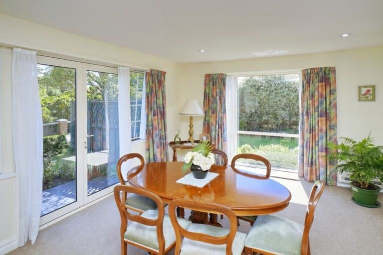 Photo of property in 24 Chesterfield Mews, Russley, Christchurch, 8042