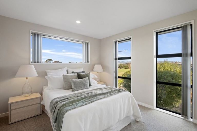 Photo of property in 7 Stoneleigh Green, Parklands, Christchurch, 8083