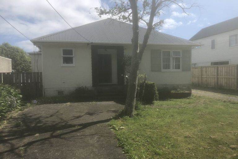 Photo of property in 30 Freyberg Street, Waterloo, Lower Hutt, 5011
