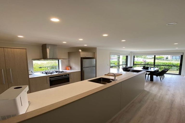 Photo of property in 16 Matairangi Avenue, Totara Heights, Auckland, 2105