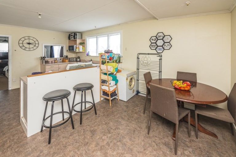 Photo of property in 4 Ashton Terrace, Castlecliff, Whanganui, 4501