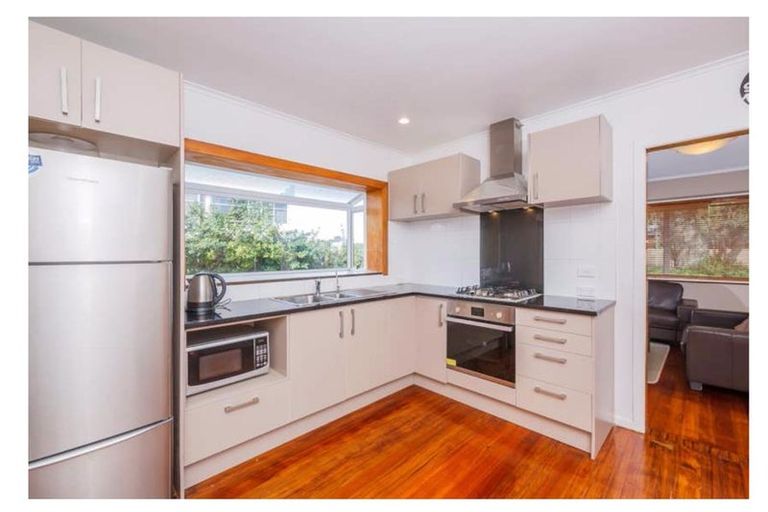 Photo of property in 133 Onewa Road, Northcote, Auckland, 0627