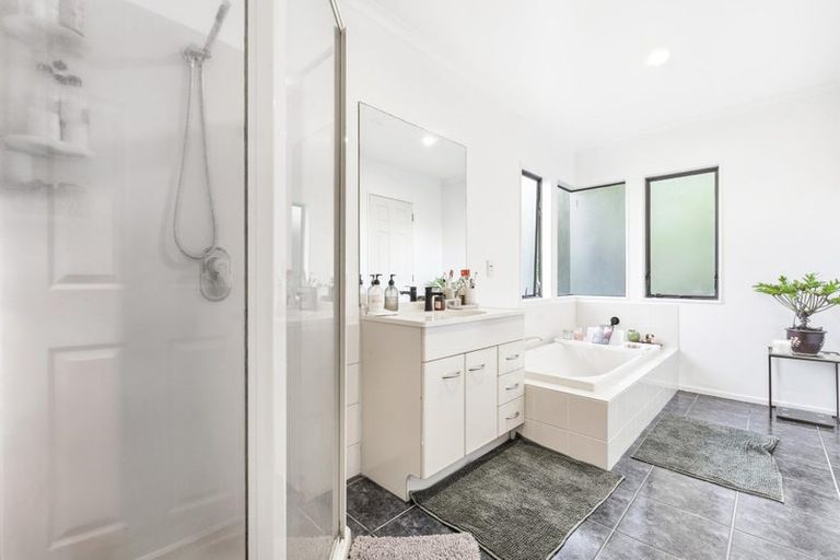 Photo of property in 56 Garton Drive, Massey, Auckland, 0614